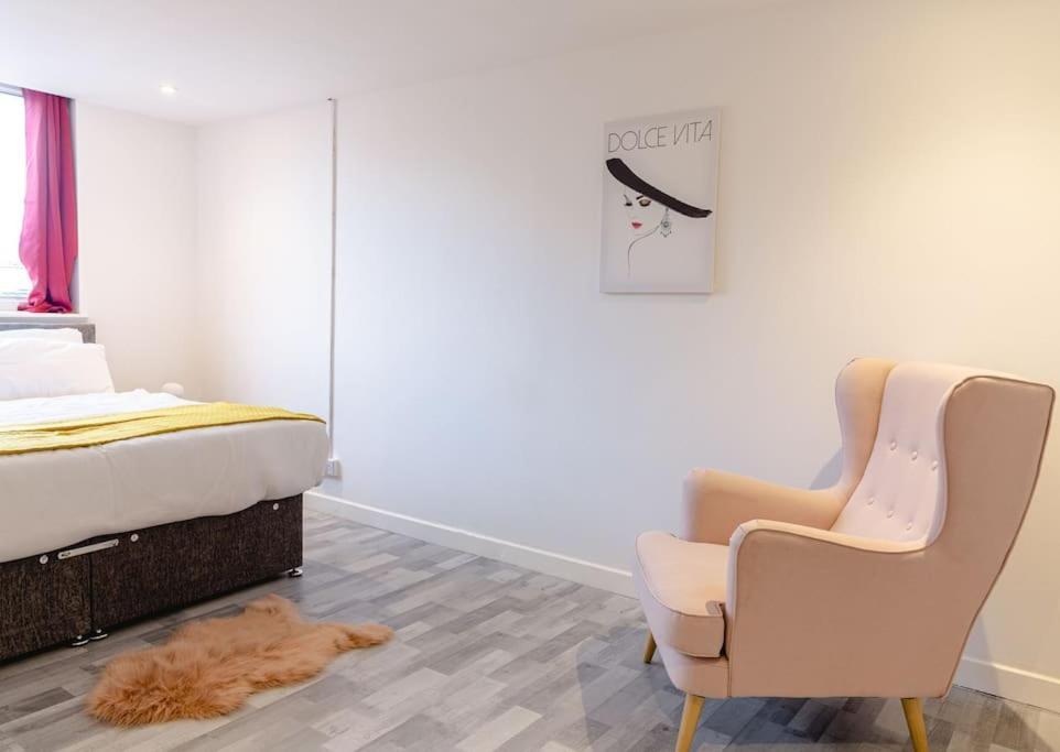 2 Bed With Free Parking Apartment ลอนดอน ภายนอก รูปภาพ