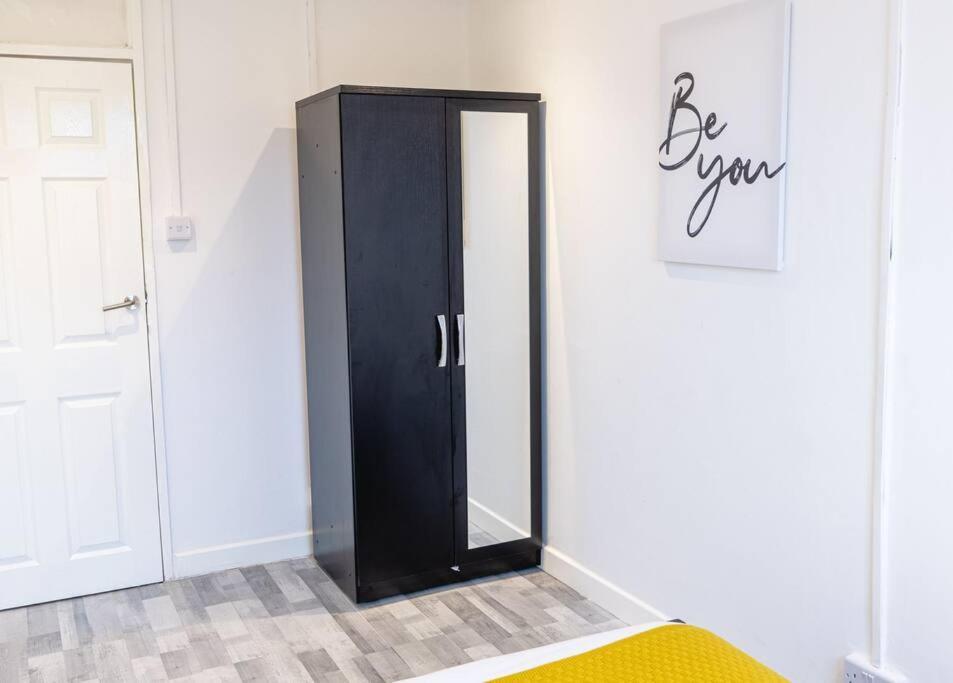 2 Bed With Free Parking Apartment ลอนดอน ภายนอก รูปภาพ