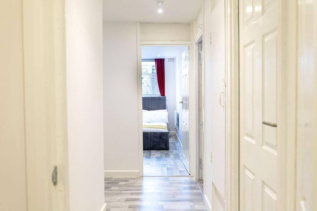 2 Bed With Free Parking Apartment ลอนดอน ภายนอก รูปภาพ